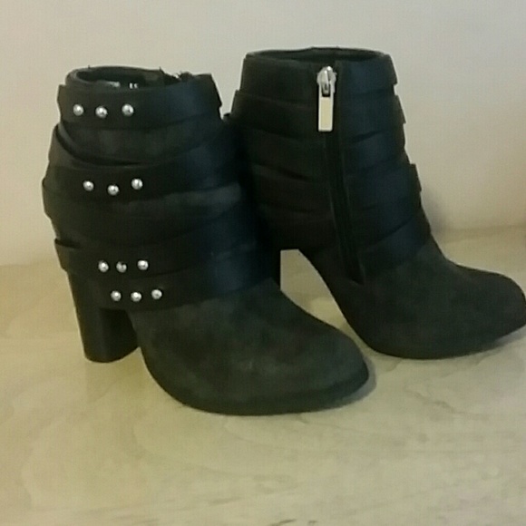 boots (5.5)