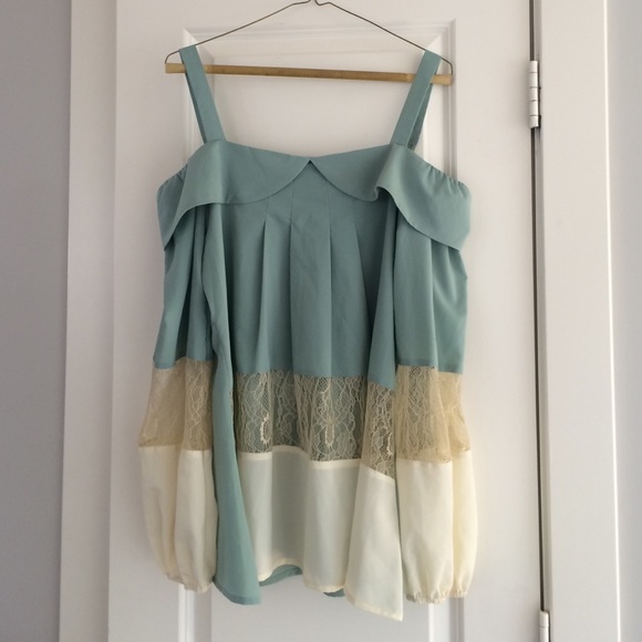 RYU Tops - RYU- blouse