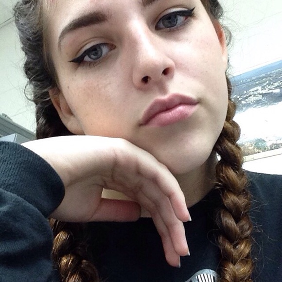 Meet your Posher, Anna