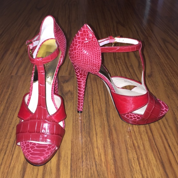 Micheal Kors- red heel NWOT-BOGO