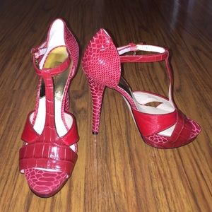 Micheal Kors- red heel NWOT-BOGO