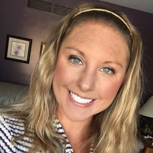 Meet your Posher, Hollie