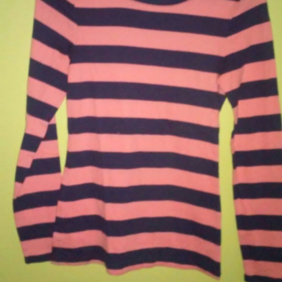 Cute Top - Picture 2 of 3