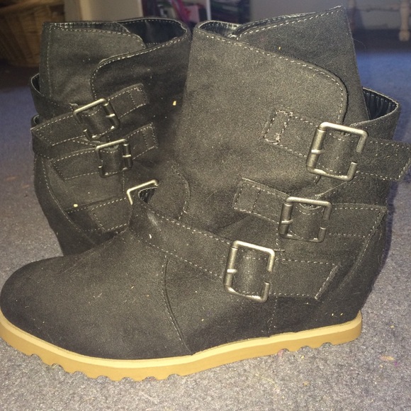 Aeropostale sneaker wedges