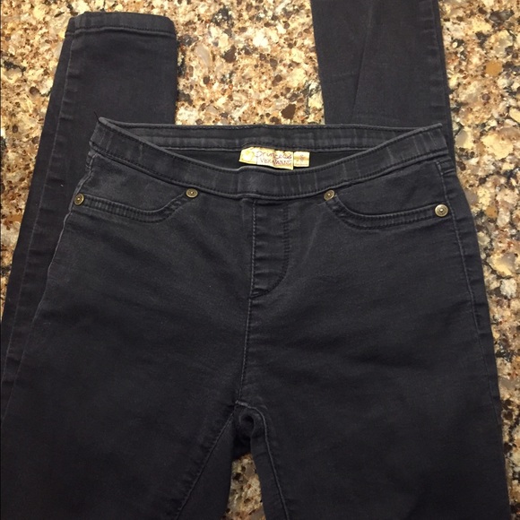 Princess Vera Wang faded black wash Jeggings