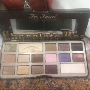 Too faced chocolate bar