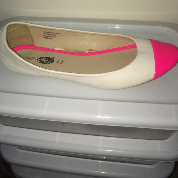 Flats - Picture 1 of 2
