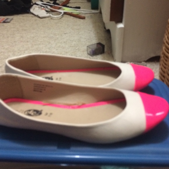 Flats - Picture 2 of 2