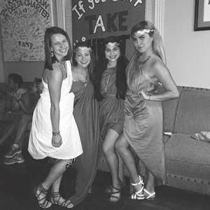 Meet your Posher, Nicole