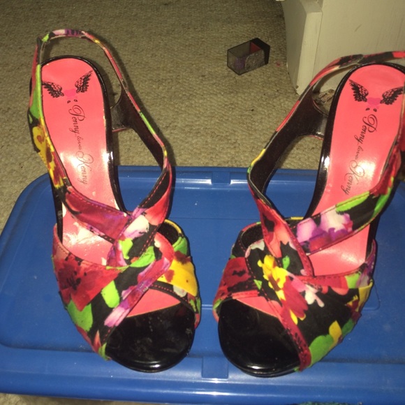 Floral heels - Picture 1 of 2