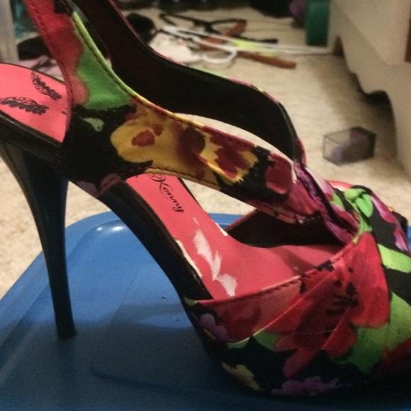 Floral heels - Picture 2 of 2