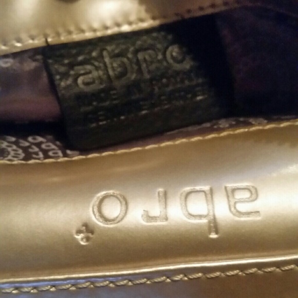 Clutch - Picture 2 of 4