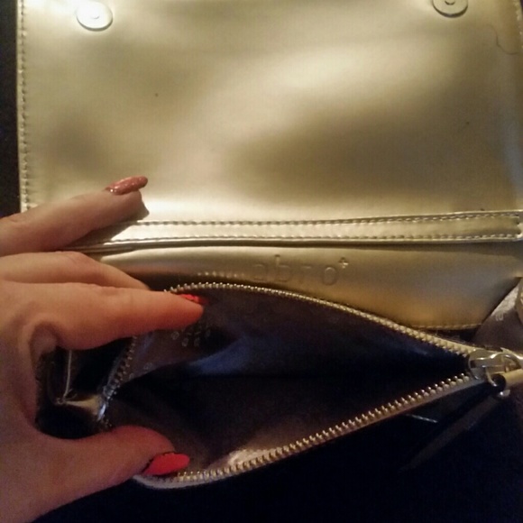 Clutch - Picture 3 of 4