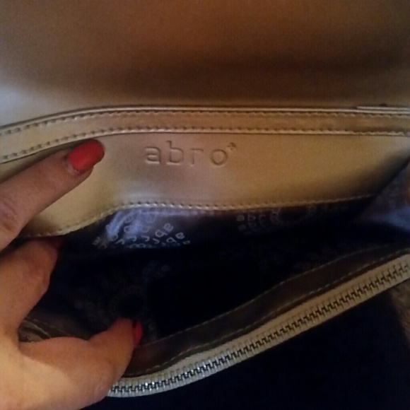 Clutch - Picture 4 of 4