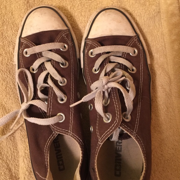 Converse Brown Low Top Size 6 Wms