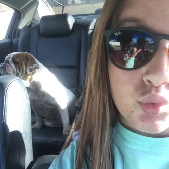 Meet your Posher, Raygan