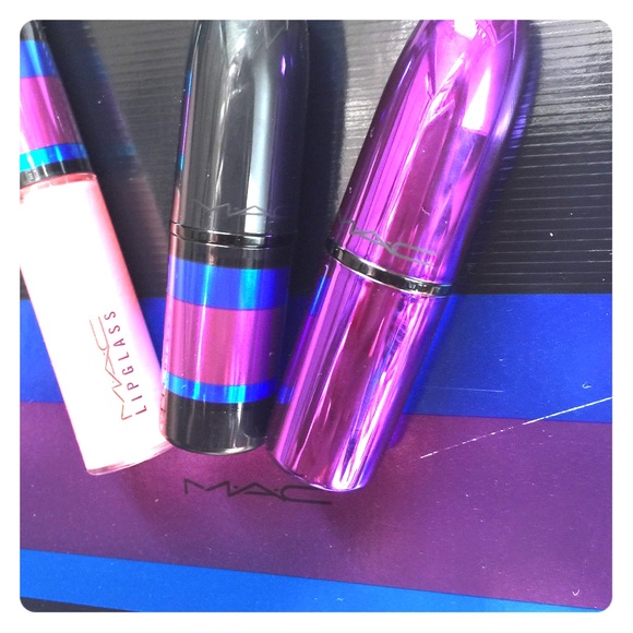 Look how pretty this Mac lipsticks are 😍😍