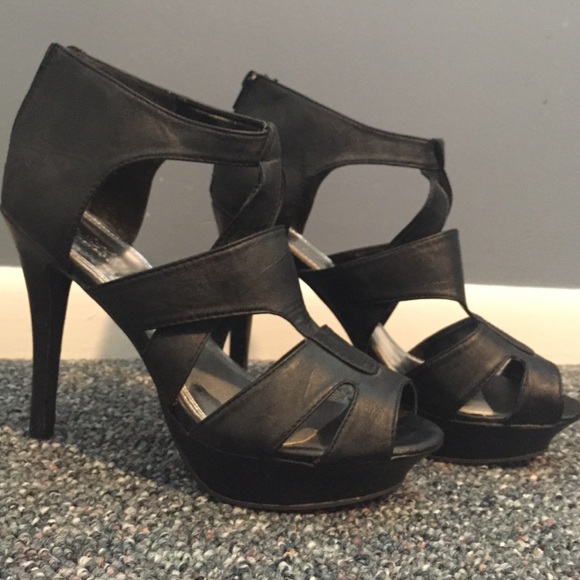 Black Heels size 8.5