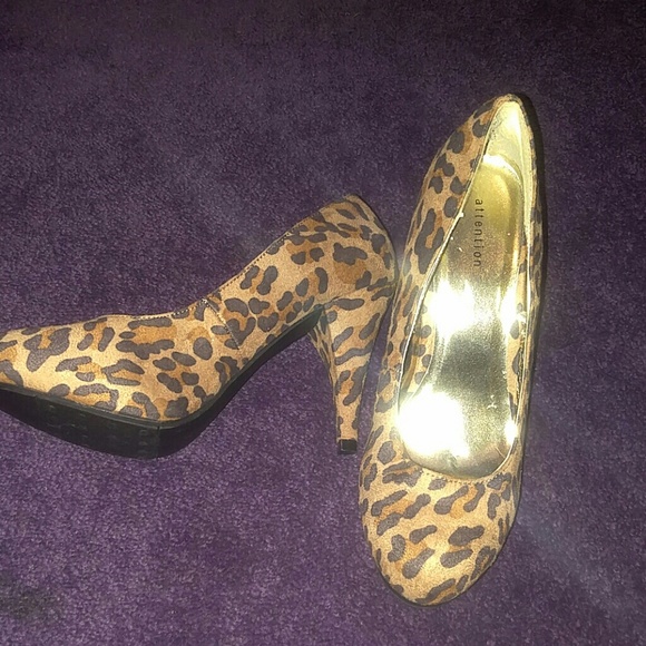 Shoes - Brand new Suede leopard print pumps