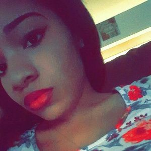 Meet your Posher, Jamesha