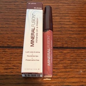 Mineral Fusion Lip Gloss