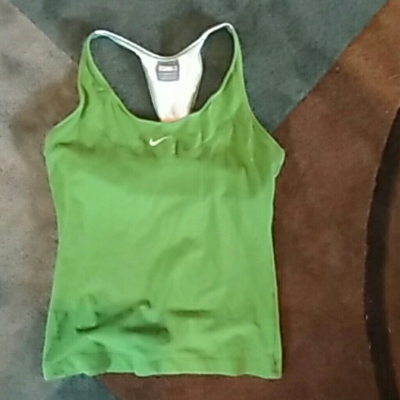 Nike athletic top - Picture 4 of 4