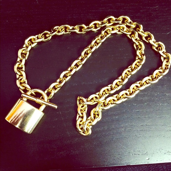 Gold lock necklace - Picture 1 of 4