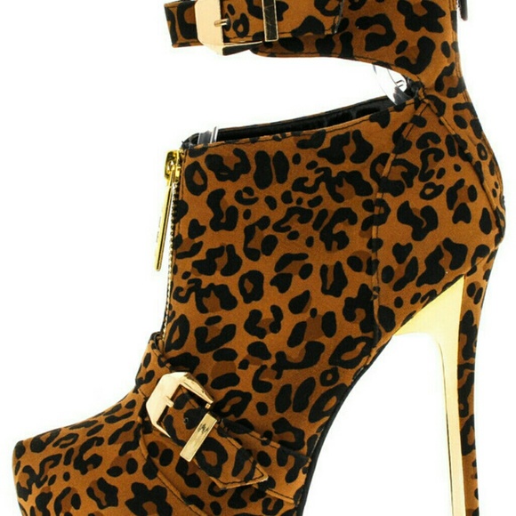 ALICE4 LEOPARD BUCKLE STILETTO BOOT
