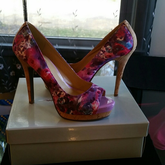 Jessica Simpson high heels