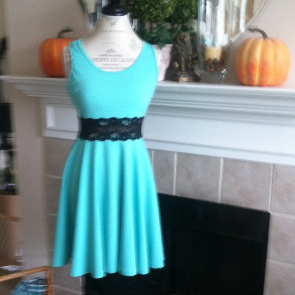 Dresses & Skirts - Large  dress with lace waist