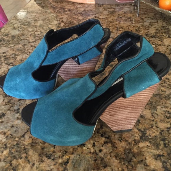 Kathryn Amberleigh wedges - Picture 2 of 4