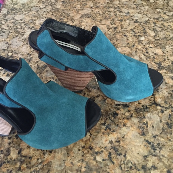Kathryn Amberleigh wedges - Picture 4 of 4
