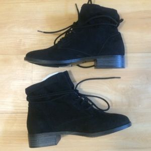 Brand new F21 black ankle bootiez