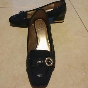 Navy blue work shoes