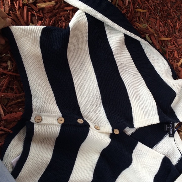 Cardigan - Picture 2 of 4