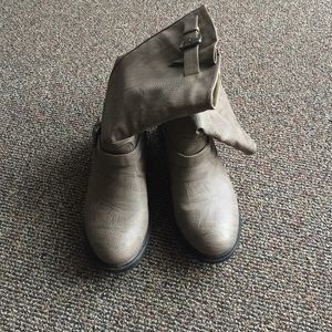 Grey super cute boots for fall!
