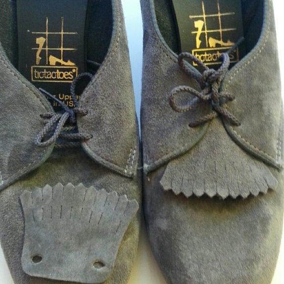 Beautiful Gray Shoes - Picture 3 of 4