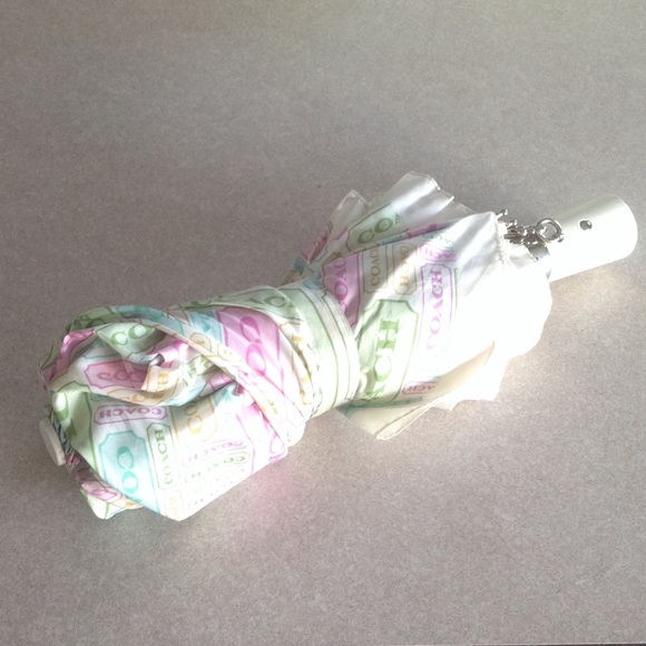 Coach umbrella ☔️🌸