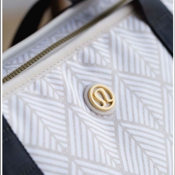 Lululemon Summer Lovin Tote