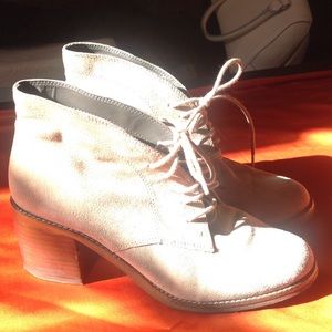 Dolce Vita grey lace up booties