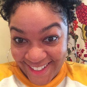 Meet your Posher, Crystal