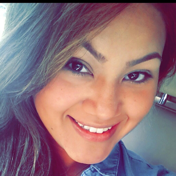 Meet your Posher, Pamela - Picture 1 of 1