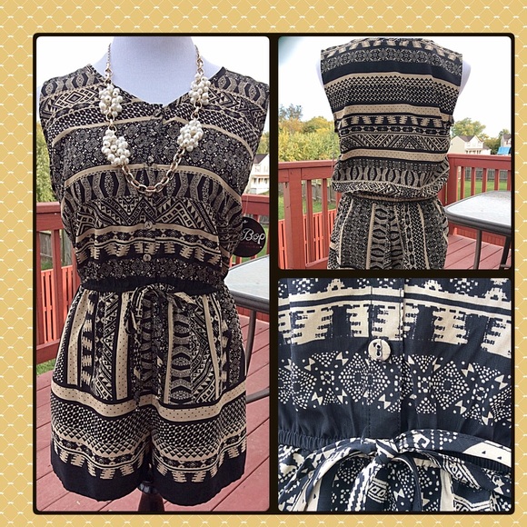 🌸Mixed-Print Button-Up Romper🌸 - Picture 1 of 4