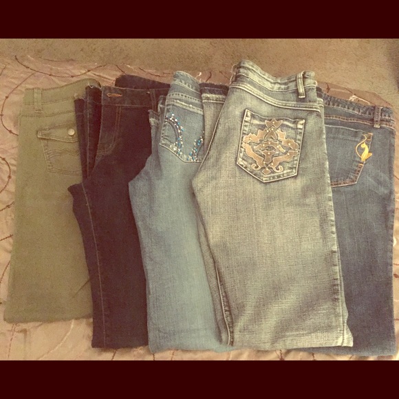 5 pairs of women's jeans, sizes 7, 7/8, 9, 9 & 11W