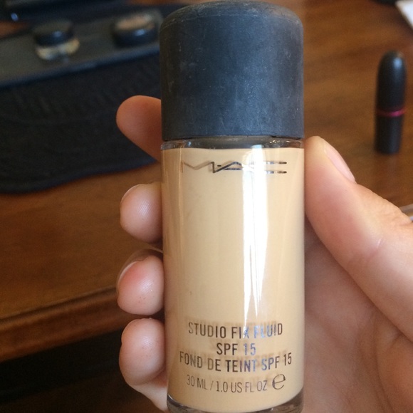 mac studio fix fluid foundation nc25
