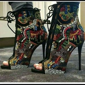 Meet your Posher, Salonda