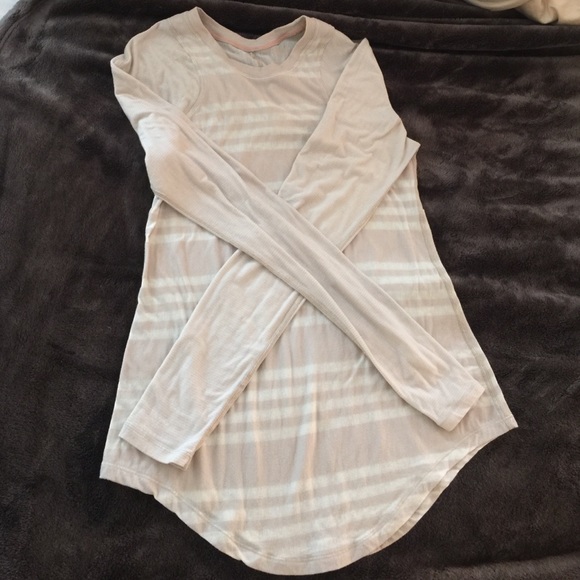 🍋🍋Lululemon beige and white sheer long sleeve