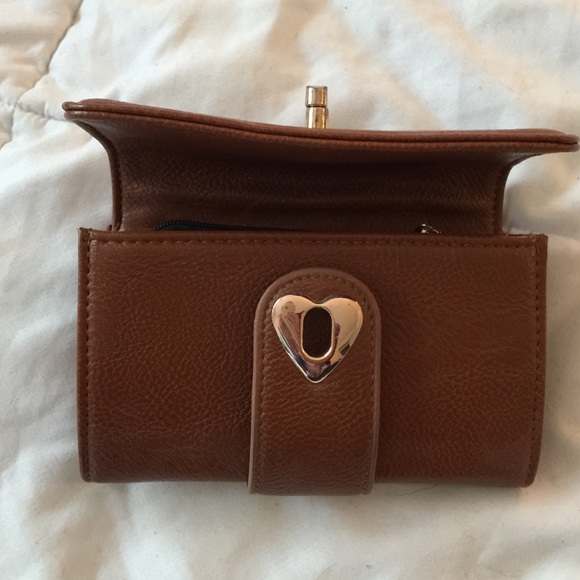 Brown wallet - Picture 2 of 3