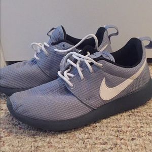 Nike Roshe Gray