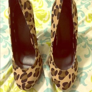 SOLD Platforms pumps like NEW